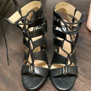 heels in good conditions